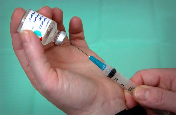 União Pró-Vacina produz material sobre como lidar com o negacionismo científico